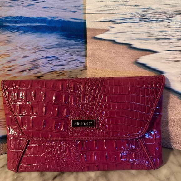 Burgundy Croc-Embossed Chain Strap Bag - Picture 11 of 12